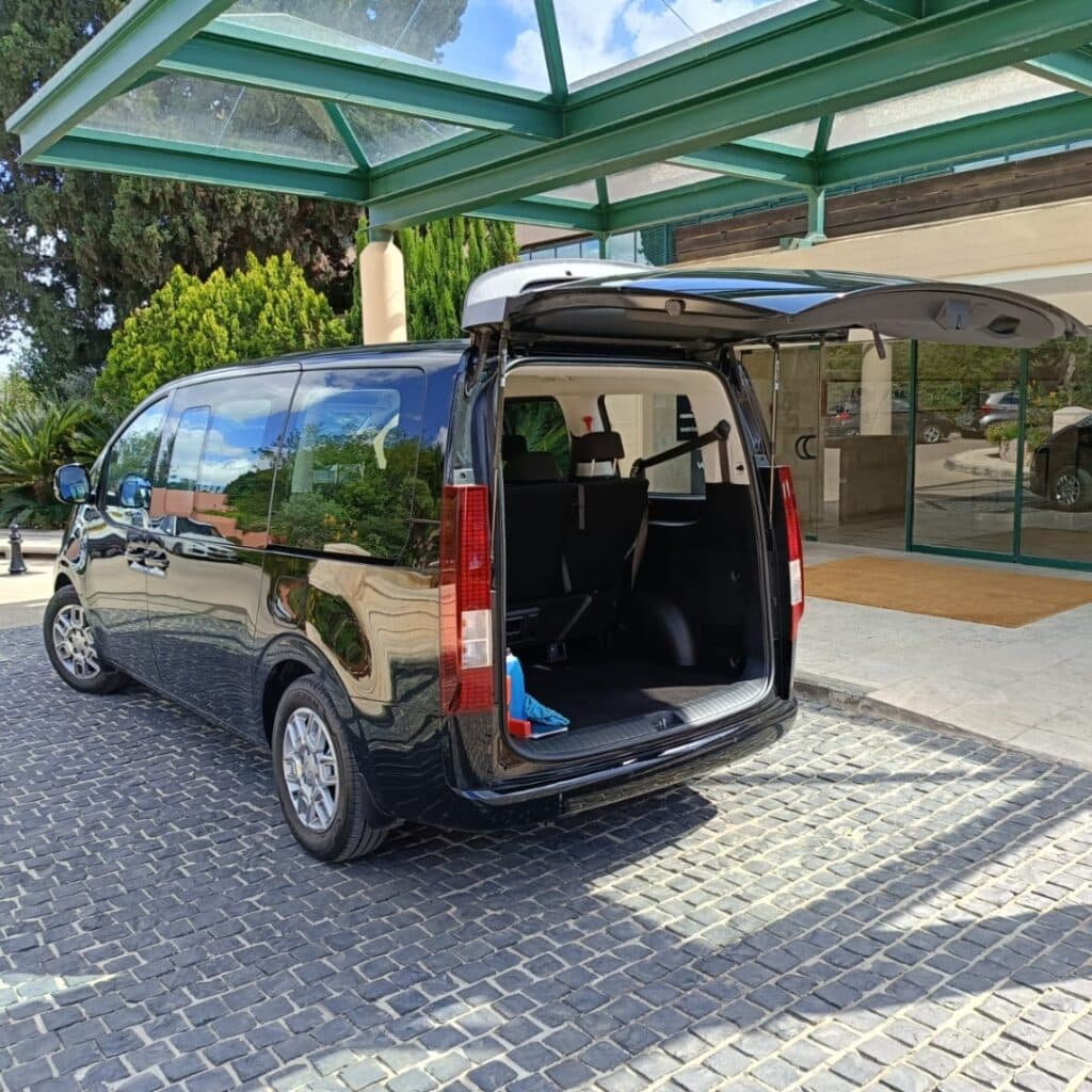 Crew Transfer from Airport to Hotel