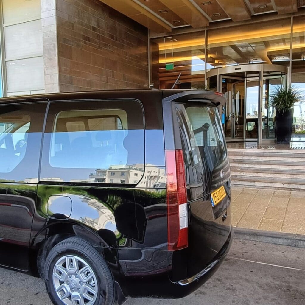 Crew Transfer from Airport to Hotel