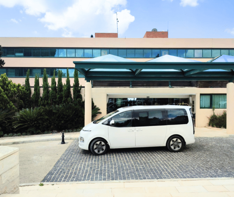 Crew-Friendly Hotels with Transfers near Zurich Airport