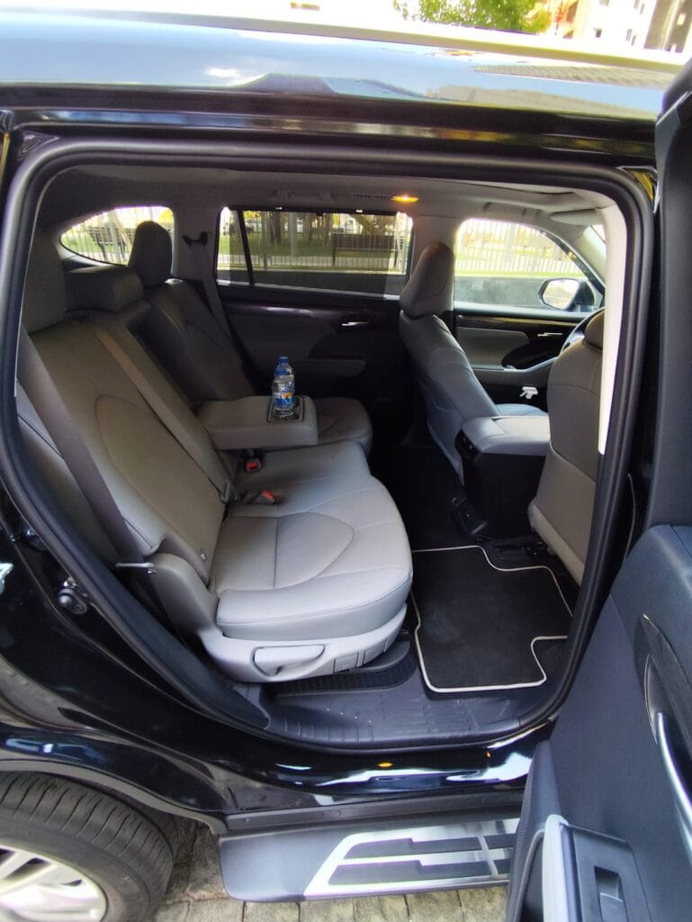 How Pilots and Crew Travel Between Zurich Airport and the City Center