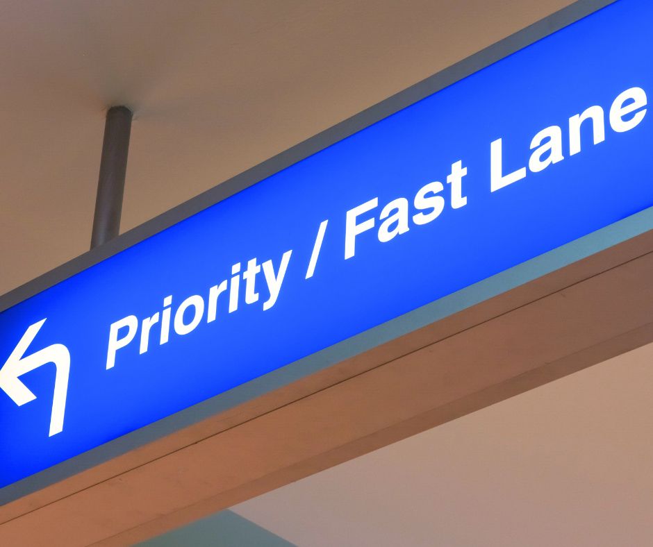 Is there fast track for pilots at Schiphol