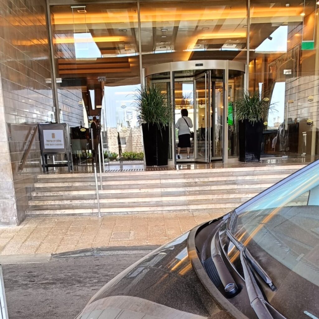 Top-Rated Crew Hotels with Shuttle Services near Larnaca Airport (LCA)