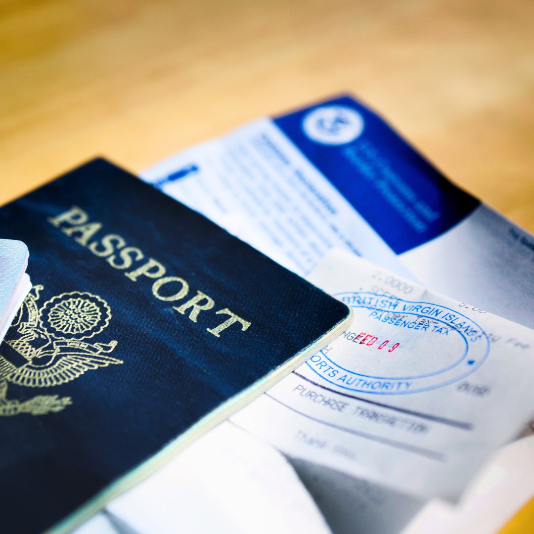 What documents do pilots need for fast track at LGG